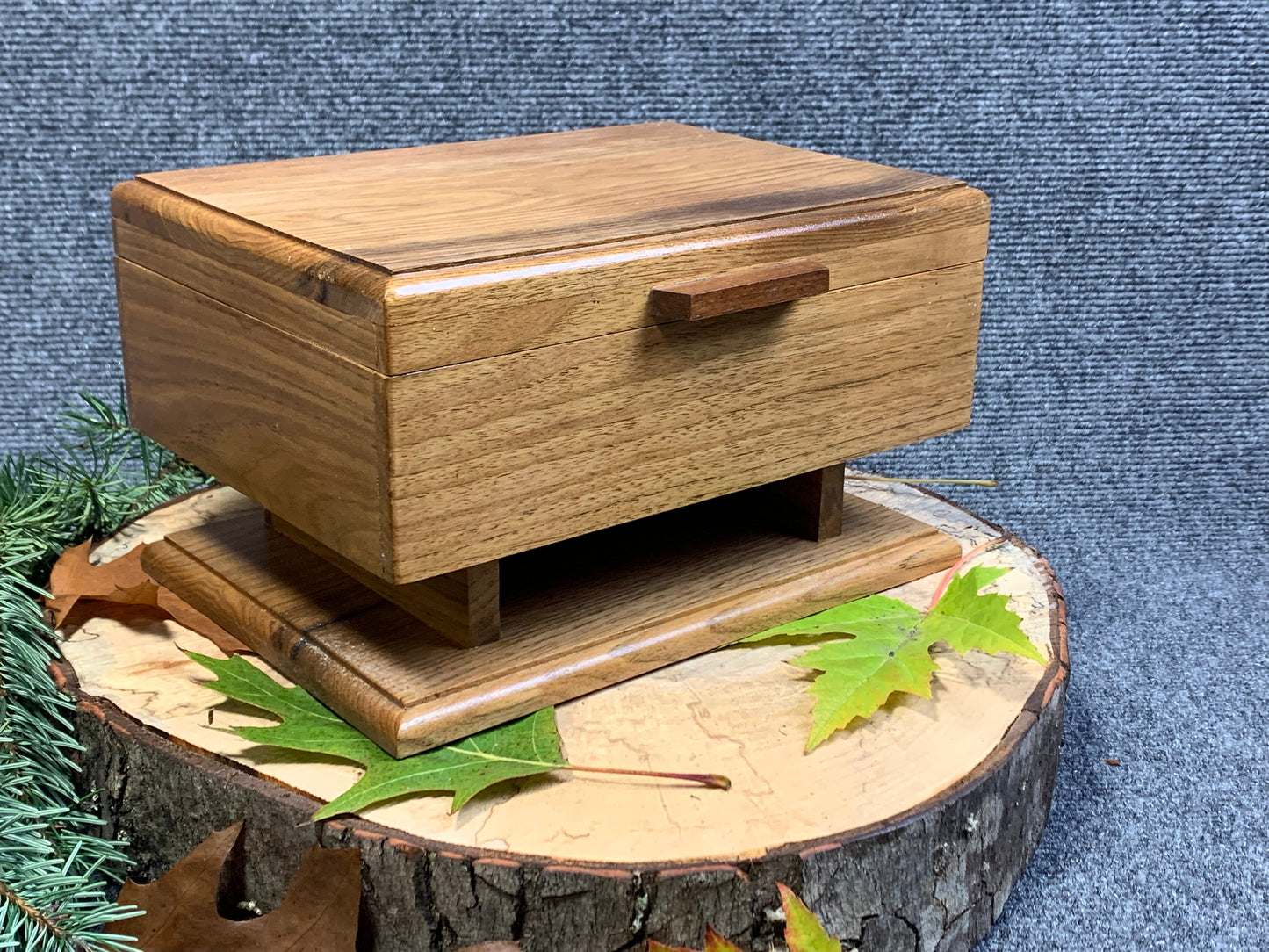 Pedestal Box